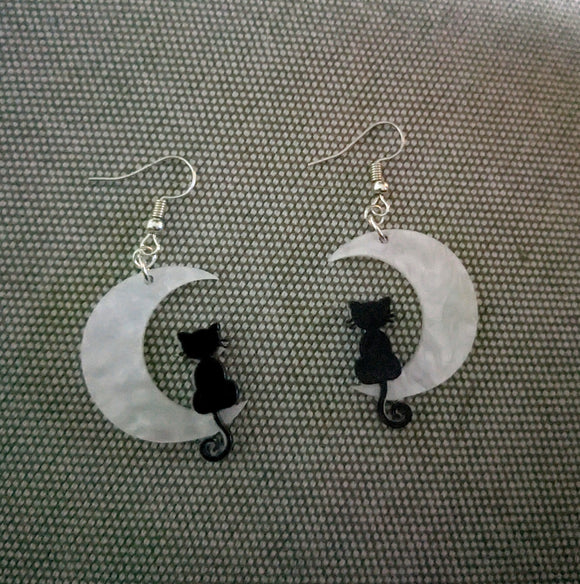Chaton de la lune boucles d'oreilles/ Cat of the moon earrings
