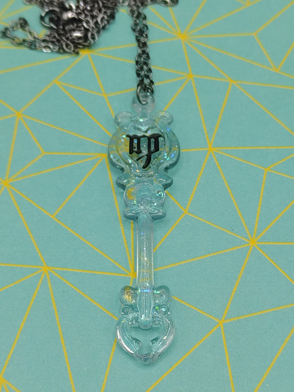 Clef du signe de la vierge/ Virgo Key Necklace